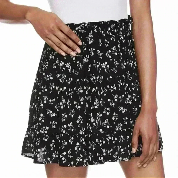 WILD SKYE | Floral Black Stretchy Midi  Skirt Various Sizes - Picture 1 of 6